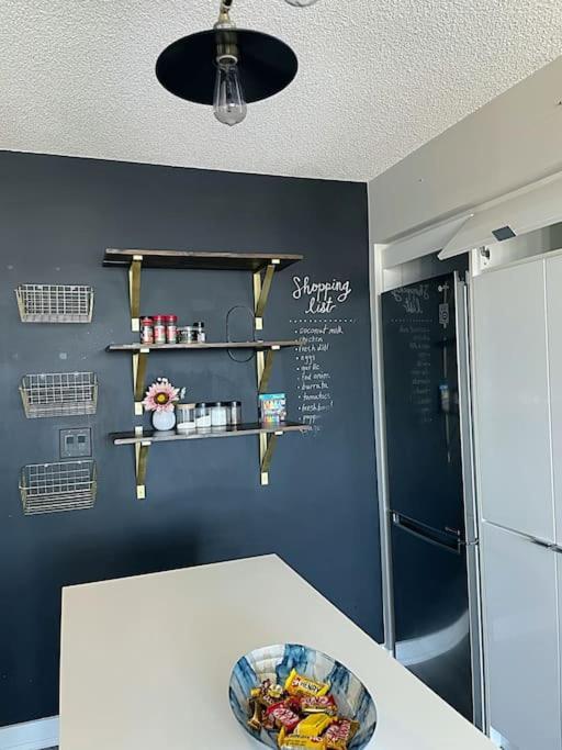 Upscale Downtown Toronto Condos By Cn Tower Extérieur photo